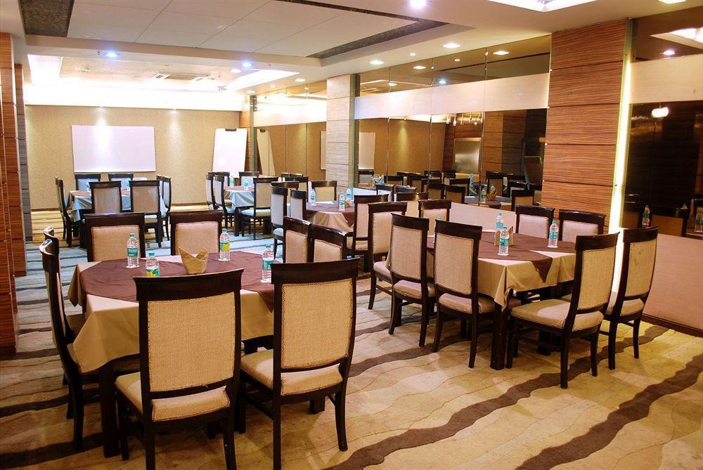 Liv Inn - Naraina Nueva Delhi Exterior foto